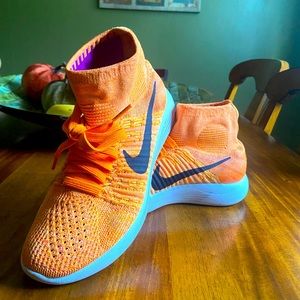 Women Luna Epic size 6